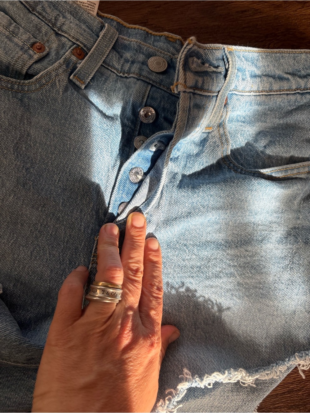 Levi’s Reworked Cut Offs 25” - Picture 3 of 6